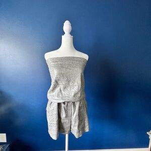 Alice + Olivia Strapless Silver Metallic Romper – Size Small